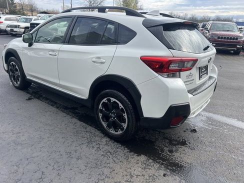 Used 2023 Subaru Crosstrek 2.0i Premium image 3