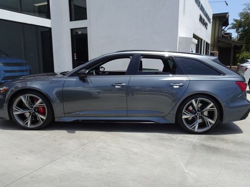 Used 2021 Audi RS 6 w/ Executive Package AWD/4WD image 4
