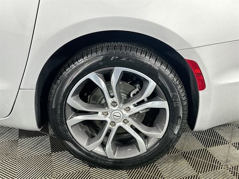 New 2026 Chrysler Pacifica Pinnacle image 17