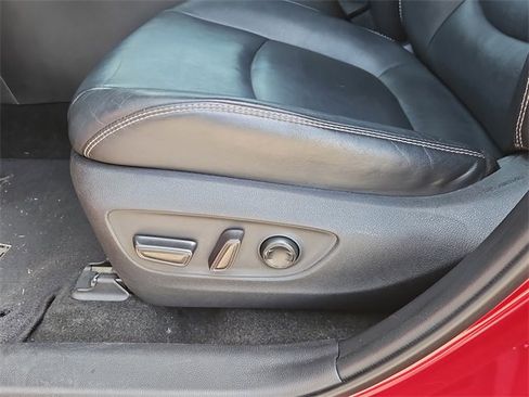 Used 2020 Toyota RAV4 Limited image 18