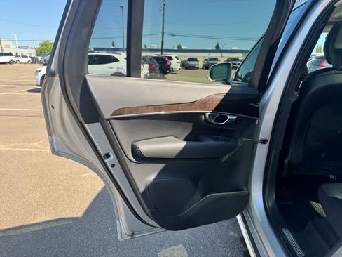Used 2019 Volvo XC90 T6 Momentum w/ Protection Package Premier AWD/4WD image 15