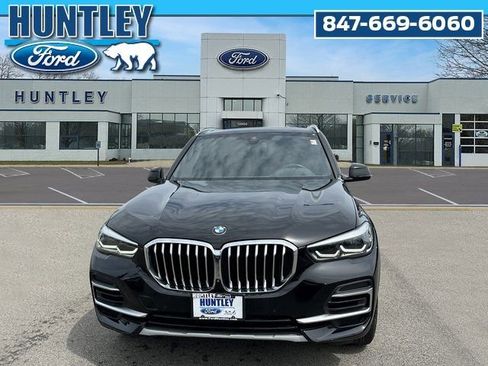 Used 2022 BMW X5 xDrive40i w/ Premium Package image 3