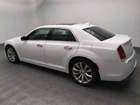 Used 2020 Chrysler 300 Limited RWD image 3
