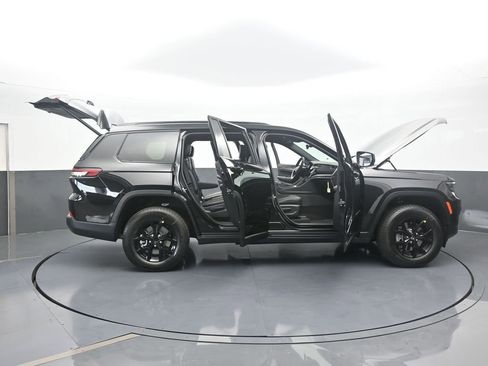 New 2025 Jeep Grand Cherokee L Altitude image 67