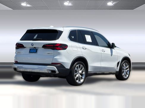Used 2024 BMW X5 xDrive40i w/ Premium Package AWD/4WD image 9