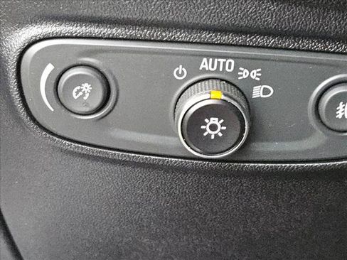 Used 2019 Chevrolet Equinox Premier FWD image 8