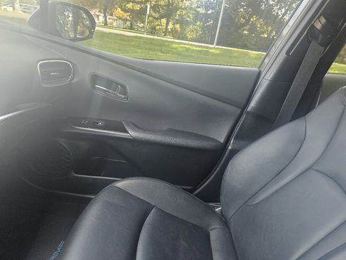 Used 2017 Toyota Prius Prime Advanced image 17