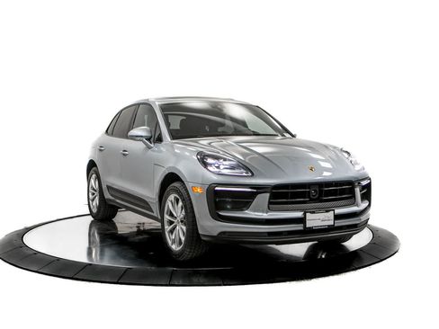 Certified 2024 Porsche Macan AWD/4WD image 9