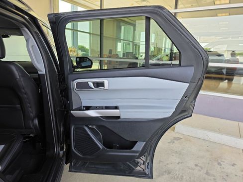 Used 2024 Ford Explorer XLT w/ Equipment Group 202A AWD/4WD image 14