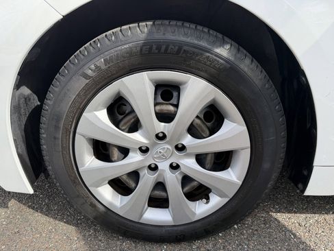 Used 2022 Toyota Corolla LE image 24