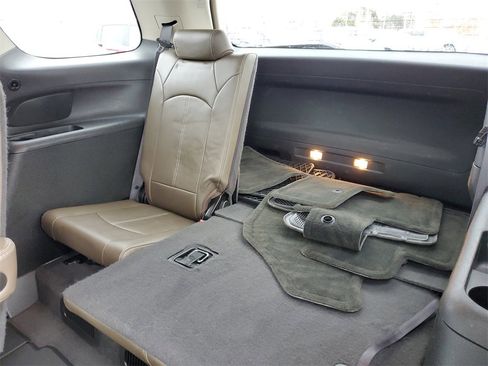 Used 2014 GMC Acadia SLT image 14