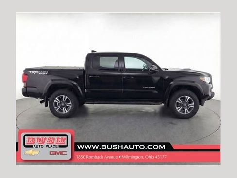 Used 2019 Toyota Tacoma TRD Sport image 1