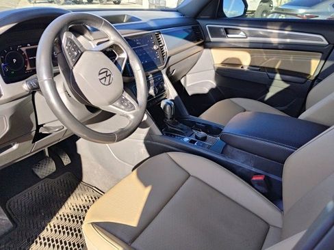 Used 2020 Volkswagen Atlas Cross Sport SEL image 6