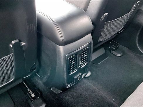 Used 2021 Jeep Grand Cherokee Laredo w/ Security & Convenience Group AWD/4WD image 10