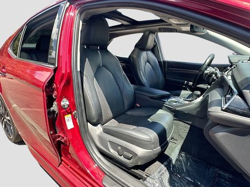 Used 2018 Toyota Camry XSE FWD image 26