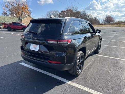New 2025 Jeep Grand Cherokee Altitude image 7