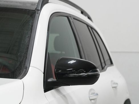 New 2026 Mercedes-Benz GLB 250 4MATIC image 12