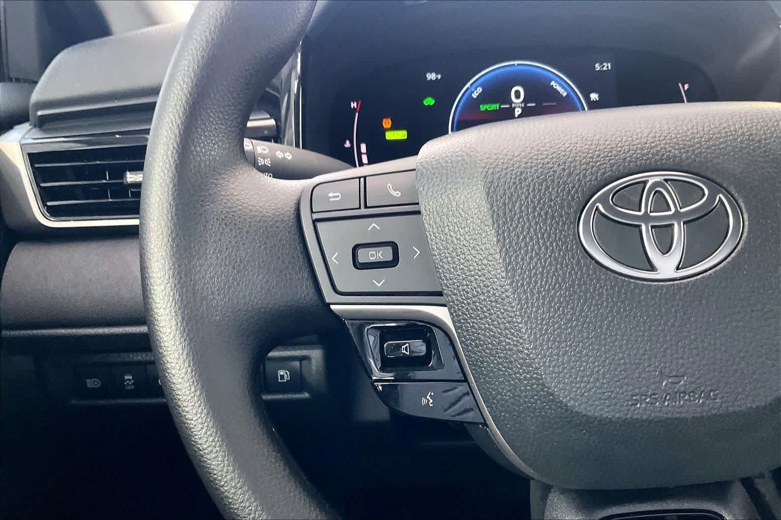 Used 2025 Toyota Camry LE FWD image 25