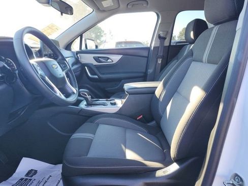 Used 2025 Chevrolet Blazer LT FWD image 15