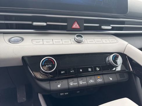 New 2026 Hyundai Elantra Limited FWD image 25