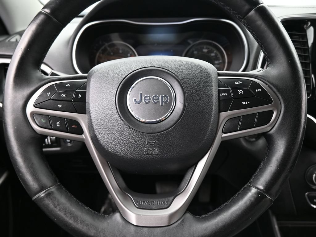 Used 2019 Jeep Cherokee Limited FWD image 28