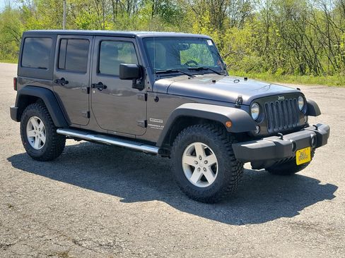 Used 2016 Jeep Wrangler Unlimited Sport w/ Quick Order Package 24S AWD/4WD image 3