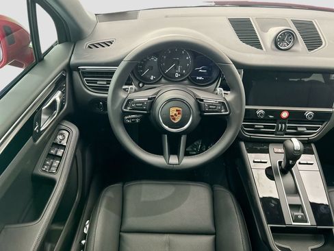 Used 2026 Porsche Macan AWD/4WD image 12