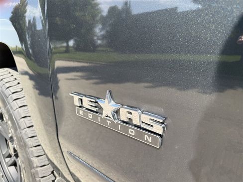 Used 2018 Chevrolet Silverado 1500 LT w/ Texas Edition image 31