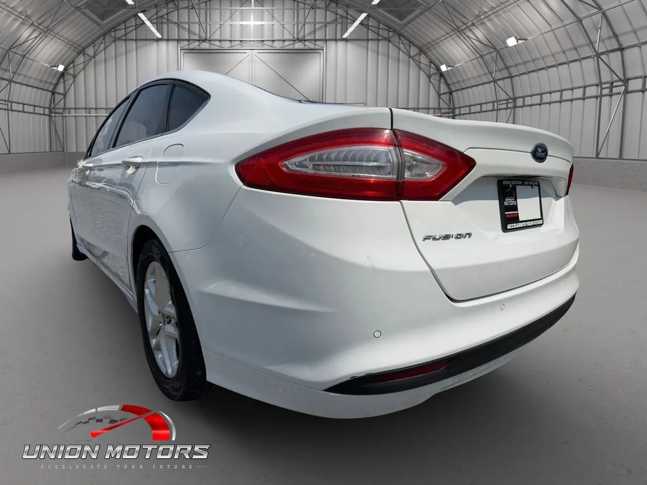 Used 2014 Ford Fusion SE FWD image 14
