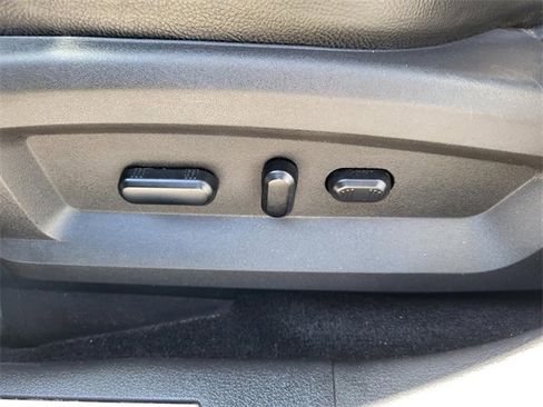 Used 2013 Ford Edge Limited w/ Driver Entry Pkg image 14