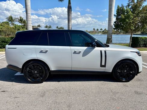 Used 2025 Land Rover Range Rover SE AWD/4WD image 5