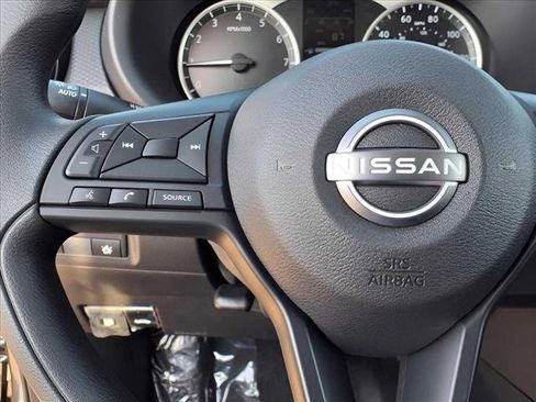 New 2025 Nissan Kicks Play S image 18