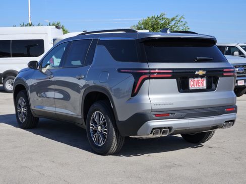 New 2026 Chevrolet Traverse LT FWD image 4
