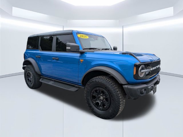 Used 2025 Ford Bronco Badlands AWD/4WD image 2