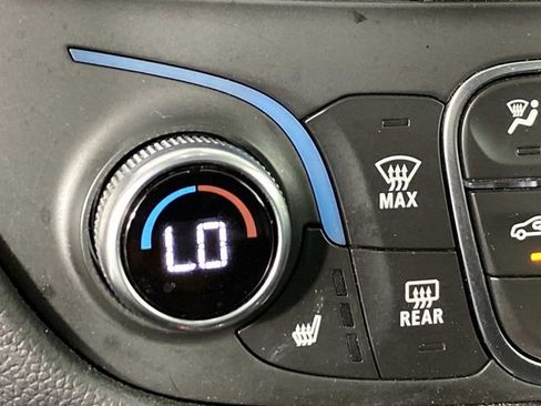Used 2024 Chevrolet Equinox LT AWD/4WD image 22