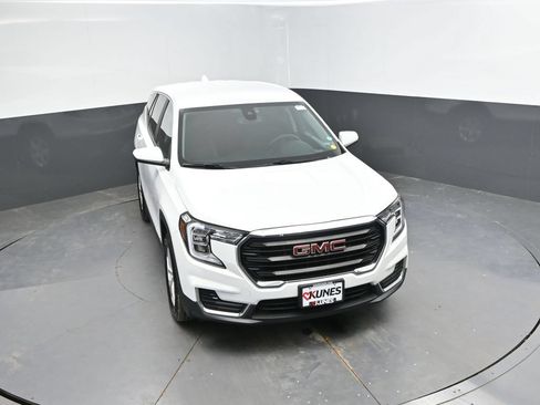 Used 2024 GMC Terrain SLE FWD image 27