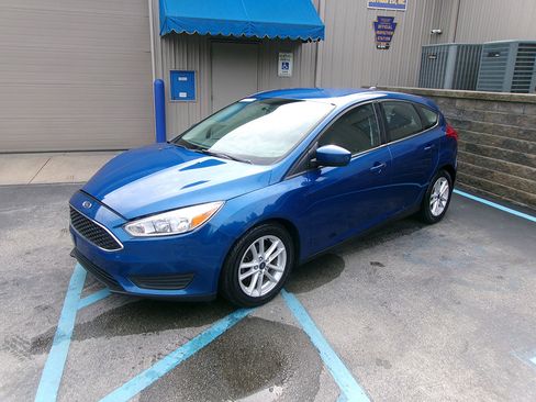 Used 2018 Ford Focus SE image 3