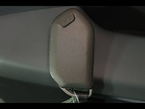 Used 2025 Kia K4 LXS image 29