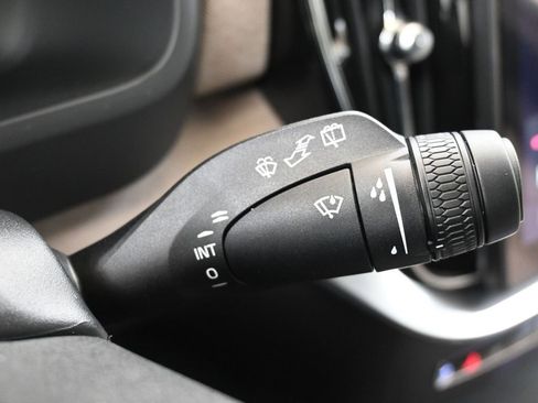 New 2026 Volvo XC90 B6 Plus w/ Protection Package Premier image 32