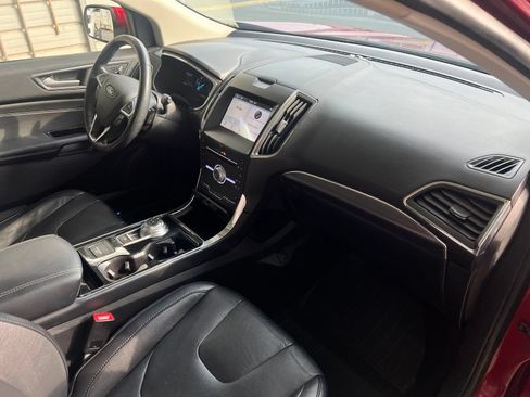 Used 2019 Ford Edge Titanium w/ Cold Weather Package AWD/4WD image 17