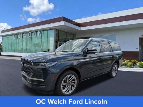 Certified 2026 Lincoln Navigator Reserve AWD/4WD image 5