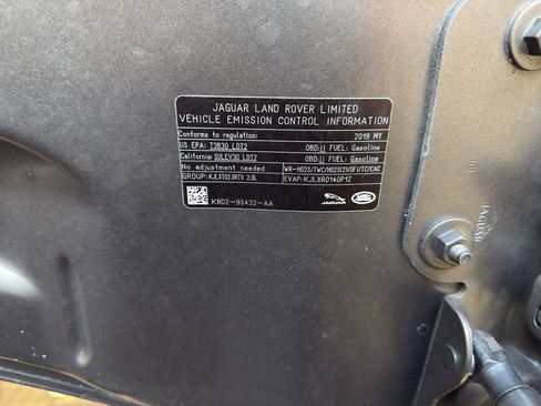 Used 2019 Jaguar E-PACE R-Dynamic S image 34