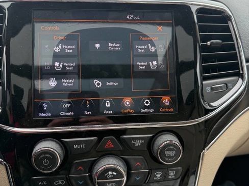 Used 2020 Jeep Grand Cherokee Limited w/ Luxury Group II image 12