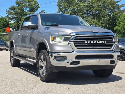 Used 2019 RAM 1500 Laramie AWD/4WD image 7
