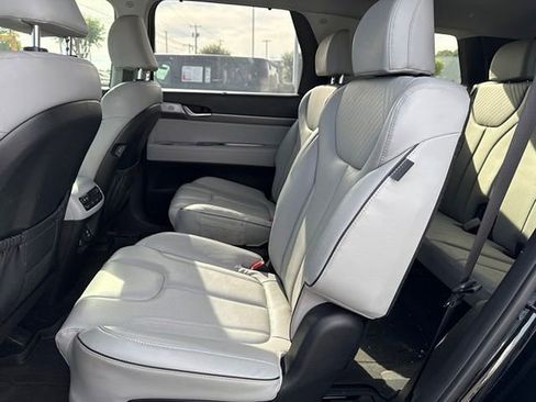 Used 2023 Hyundai Palisade SEL w/ Premium Package AWD/4WD image 5
