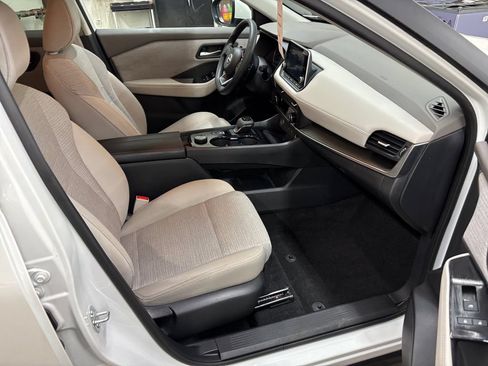 Used 2023 Nissan Rogue SV AWD/4WD image 19