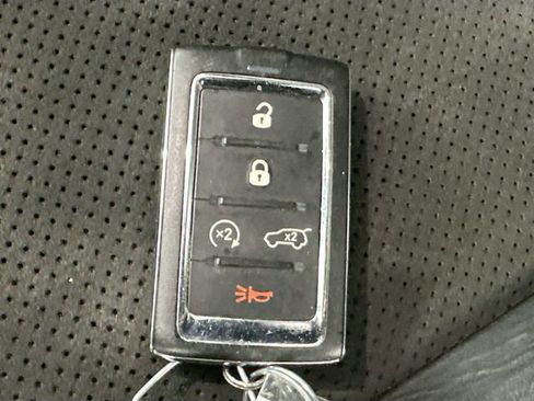 Used 2023 Jeep Grand Cherokee L Altitude image 17