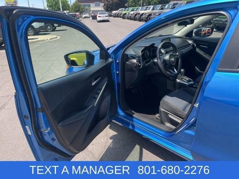 Used 2019 Toyota Yaris LE FWD image 12