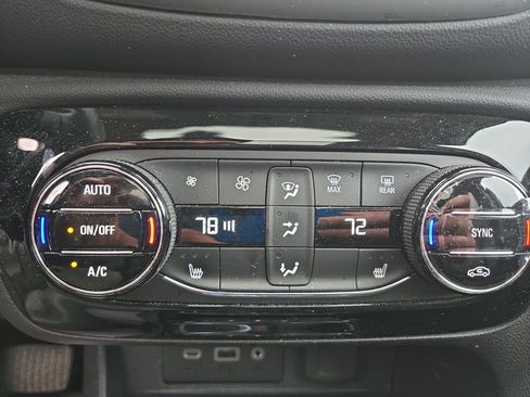 Used 2023 Buick Encore GX Essence w/ Experience Buick Package image 24