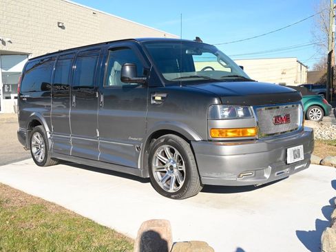 Used 2018 GMC Savana 2500 LS image 3